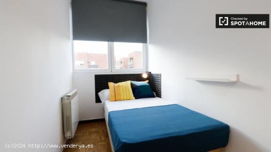 Moderna habitación en alquiler en apartamento de 6 dormitorios, Nueva España - MADRID