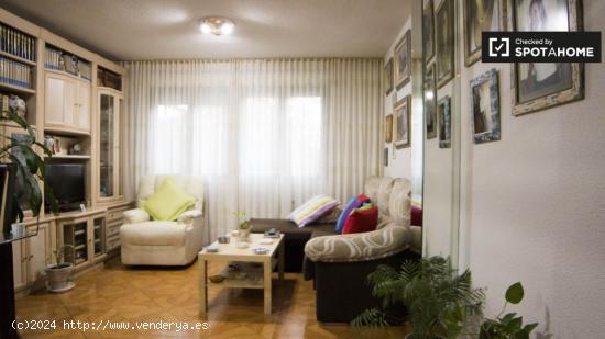 Acogedora habitación en alquiler en apartamento de 3 dormitorios en Vicálvaro - MADRID