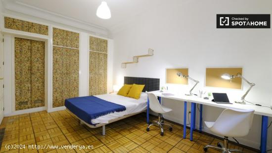 Acogedora habitación en apartamento de 7 dormitorios en Argüelles, Madrid - MADRID