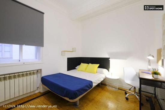 Acogedora habitación en apartamento de 7 dormitorios en Argüelles, Madrid - MADRID