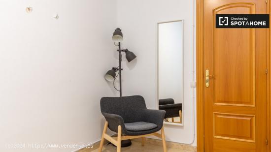 Acogedora habitación en alquiler en apartamento de 5 dormitorios ideal para estudiantes en Poblenou