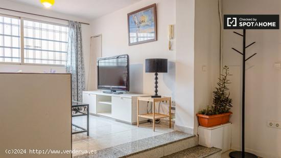 Elegante apartamento de 1 dormitorio en alquiler en Ciutat Vella - VALENCIA