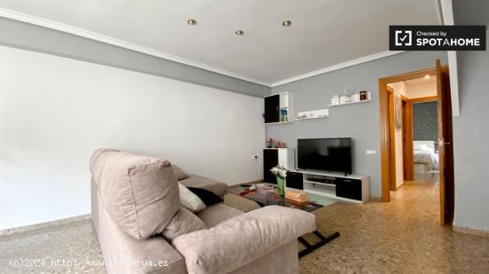 Precioso apartamento de 3 dormitorios en alquiler en Poblats Marítims - VALENCIA