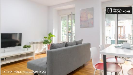 Elegante apartamento de 2 dormitorios con balcón en alquiler en diversos Lavapiés - MADRID