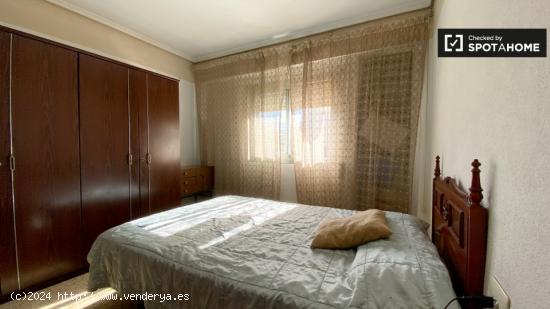 Acogedora habitación en alquiler en apartamento de 3 dormitorios, Rascanya, Valencia - VALENCIA