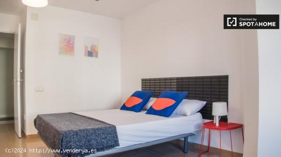 Bonita habitación en alquiler en apartamento de 6 dormitorios en L'Eixample - VALENCIA