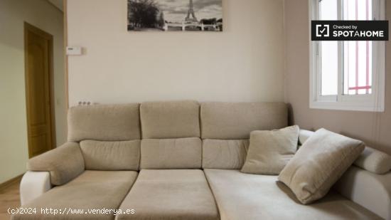 Precioso apartamento de 2 dormitorios en alquiler en Atocha - MADRID