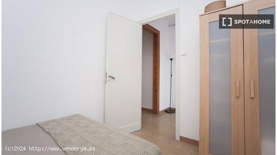 Habitación decorada con calefacción en un apartamento de 6 dormitorios, Eixample - BARCELONA