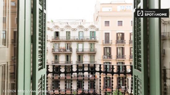 Acogedora habitación compartida en Carrer de Balmes - BARCELONA