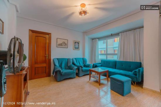 Apartamento de 2 dormitorios en alquiler en Valencia - VALENCIA