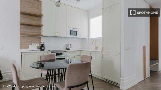 Apartamento de 3 dormitorios en alquiler en Salamanca - MADRID