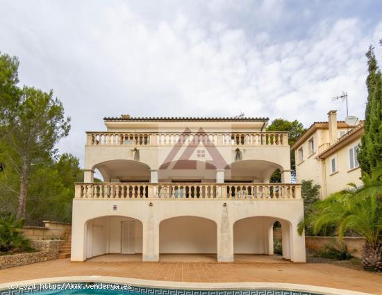 Increíble chalet con piscina a pocos minutos andando del puerto deportivo en Porto Cristo - BALEARE