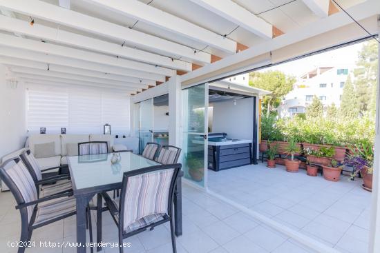 Atico 2 dormitorios, 2 baños. Terraza 63 m² con vistas al mar - MALAGA