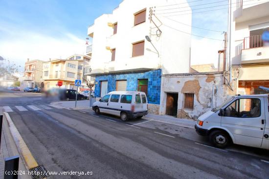 Casa para reformar con patio trasero. Buena orientacion. - TARRAGONA