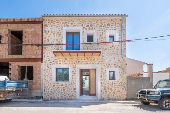 Casa tipo duplex con piscina - BALEARES