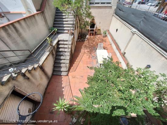 CASA CANTONERA EN PLENO CENTRO - BARCELONA