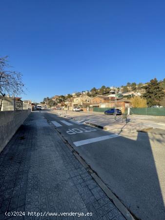 Terreny en Venda amb Vistes a Montserrat a la Urbanització MARQUET PARADISE - BARCELONA