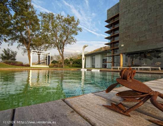 ESPECTACULAR VILLA CON VISTAS AL MAR - MALAGA