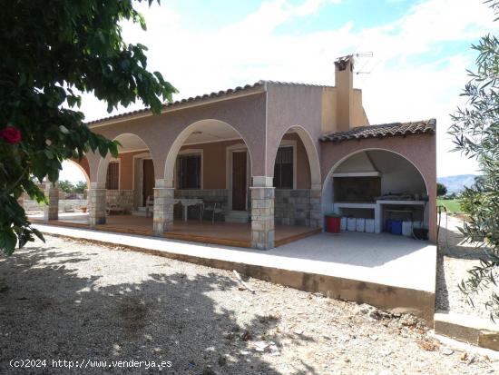 CASA DE HUERTA CON TERRENO - ALICANTE