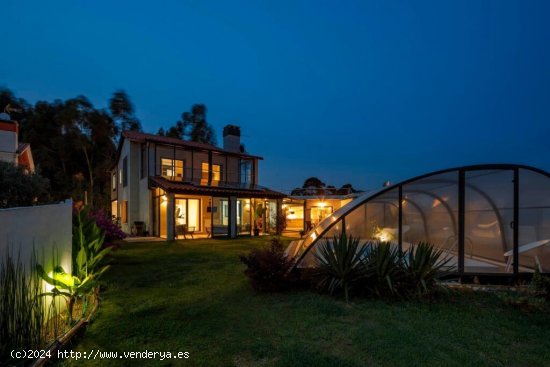 ESPECTACULAR CHALET EN CANGAS DEL MORRAZO