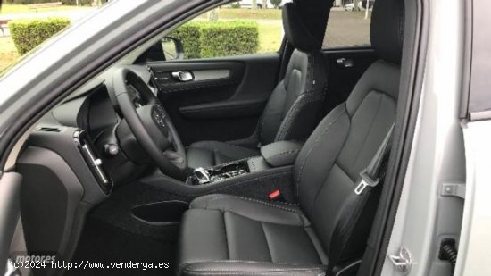 Volvo XC40 XC40 Plus, B3 Mild hybrid, Gasolina, Dark de 2024 con 1 Km por 45.500 EUR. en Vizcaya