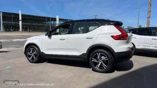 Volvo XC40 XC40 D4 AWD R-Design Automatico de 2020 con 110.541 Km por 33.900 EUR. en Zamora