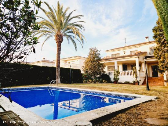 ¡Impresionante casa unifamiliar con piscina! - TARRAGONA