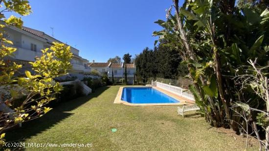 Casa adosada completamente reformada en Cabopino - MALAGA