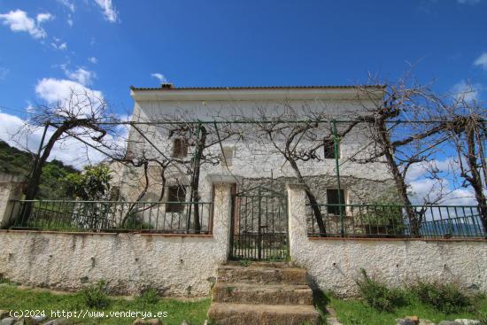 TERRENO RÚSTICO CON VIVIENDA - MALAGA