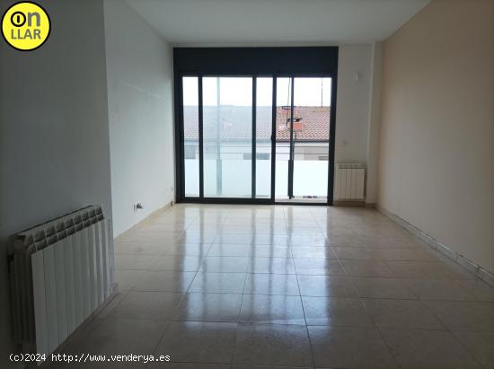 DÚPLEX 95 M2, 3 HAB, 1 BAÑO,  ASCENSOR, BALCÓN, PLAZA APARCAMIENTO - BARCELONA