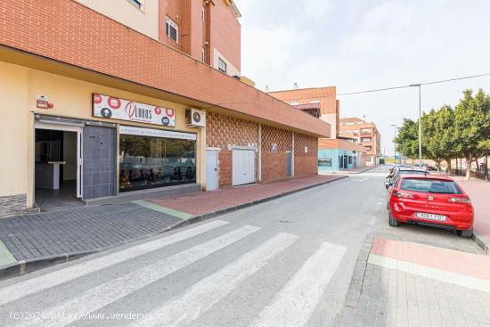 SE VENDE BAJO COMERCIAL EQUIPADO COMO RESTAURANTE  EN LOS GARRES - MURCIA