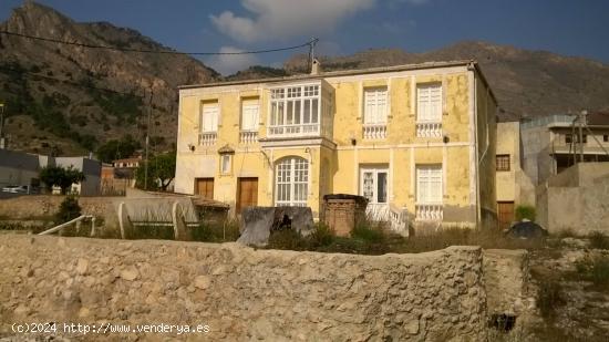 Ideal para Inversores!! Finca con casa, suelo rústico y urbano.... - ALICANTE