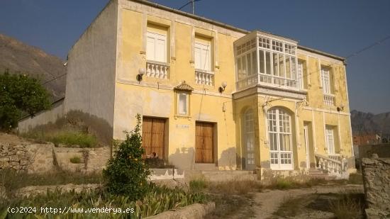 Ideal para Inversores!! Finca con casa, suelo rústico y urbano.... - ALICANTE