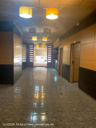 Local con salida de humos ideal para la hostelería de 515m2 - BARCELONA