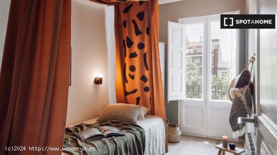 Apartamento de 3 dormitorios en alquiler en Barcelona - BARCELONA