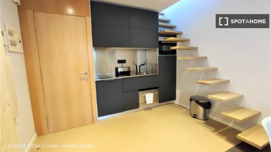 Apartamento entero de 2 dormitorios en Barcelona. - BARCELONA