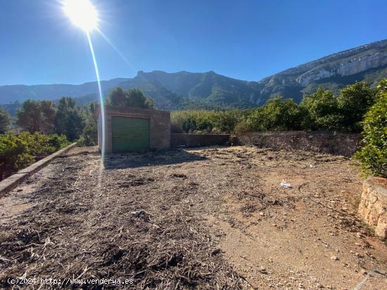 Finca rústica en venta, con casa de aperos y balsa - VALENCIA