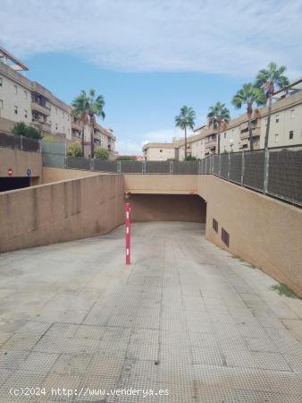 SE VENDE PLAZA DE GARAJE EN RESIDENCIAL LA CANALEJA EN JEREZ DE LA FRONTERA - CADIZ