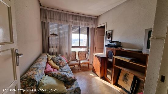 APARTAMENTO PARA REFORMAR ZONA DOCTOR FLEMING - LEON