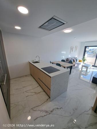 Seminuevo apartamento con 2 dormitorios - ALICANTE