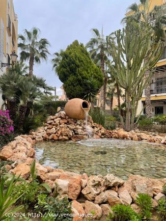 Estupendo Ático de estilo rústico, ubicado en el prestigioso residencial Aldea del Mar, Torrevieja