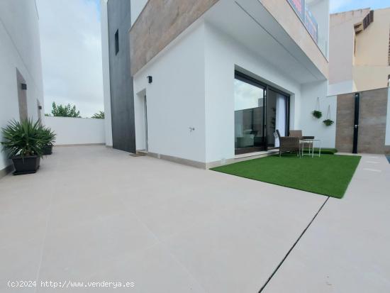 VILLAS DE OBRA NUEVA EN SAN PEDRO DEL PINATAR - MURCIA