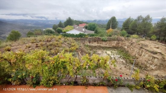 TERRENO SEMIPLANO EN VENTA EN LA URBANIZACIÓN DE RIVER PARK DEL PONT DE VILOMARA.