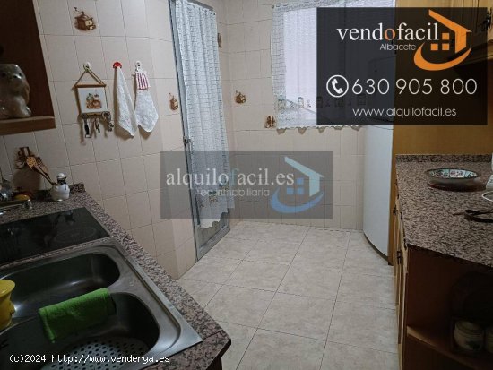 SE VENDE PISO BAJO EN LA RODA CON GARAJE Y TRASTERO Y 3 DORMITORIOS POR 72000€