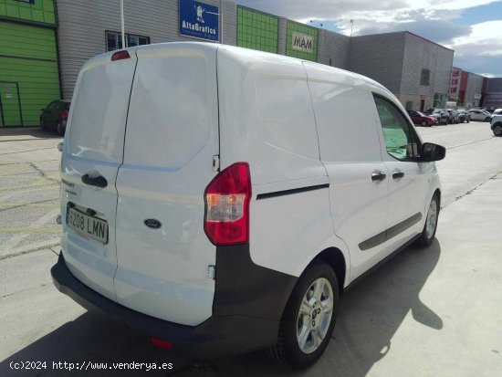 Ford Transit Courier Van 1.5 TDCi 100 CV AÑO 2021 CERTIFICADO DE KILOMETROS Y CARROCERIA - Malaga