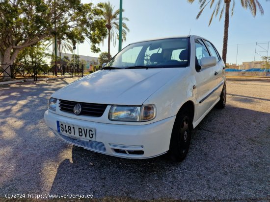  Volkswagen Polo 1.4 80 CV CINCO PUERTAS CERTIFICADO DE KILOMETROS Y CARROCERIA - Malaga 