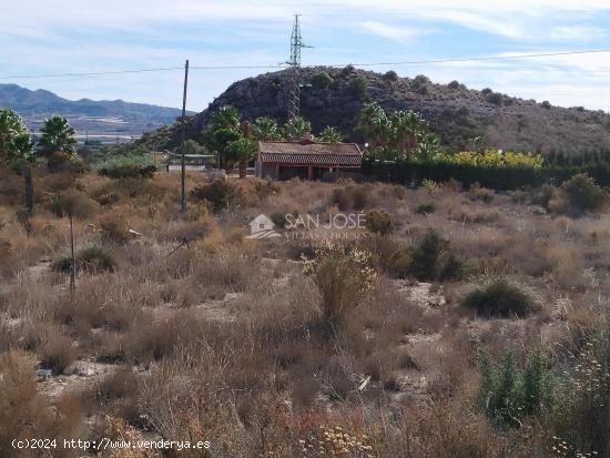 SE VENDE TERRENO RUSTICO  URBANIZABLE - ALICANTE