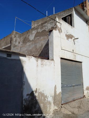 CASA GRANDE CON PATIO Y TERRAZA - MURCIA