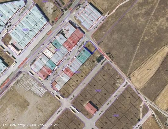 Venta de parcela industrial de 694 m2 en P.I Santovenia de Pisuerga-Valladolid - VALLADOLID