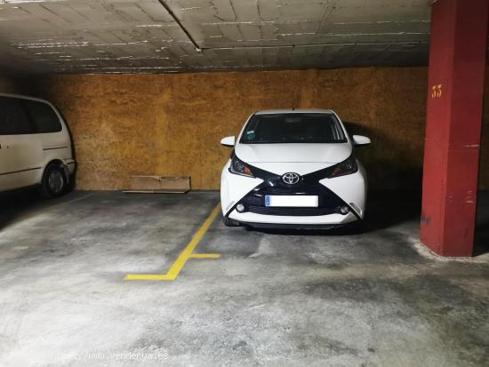  Parking céntrico para coche pequeños y 2 motos. - BARCELONA 